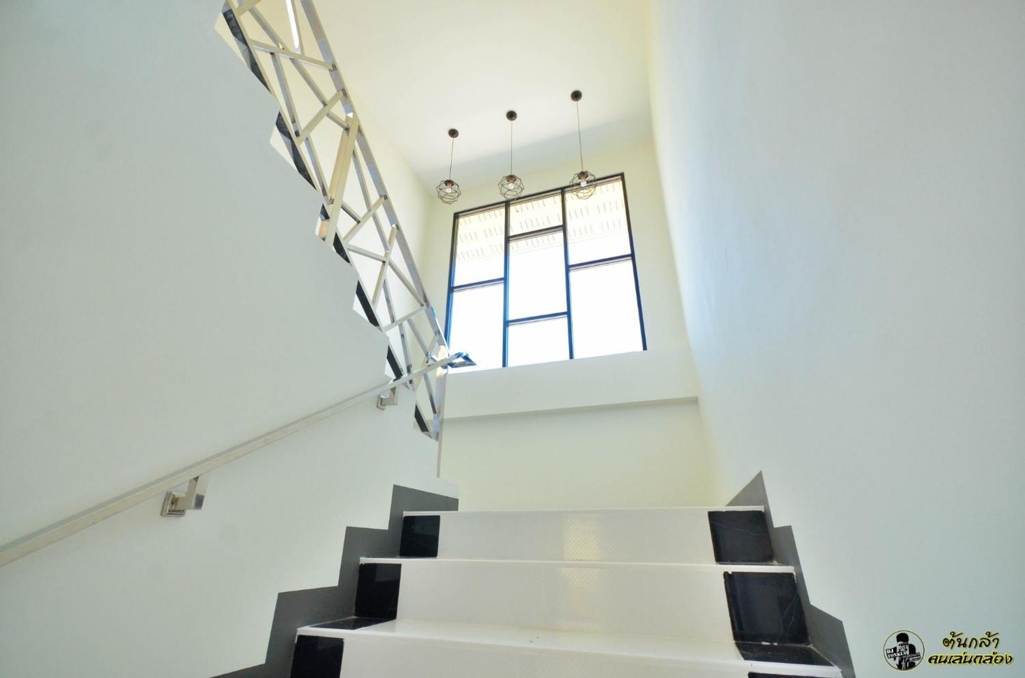 แอ่ว-ดีld Hotel&Residences Ngao Luaran gambar