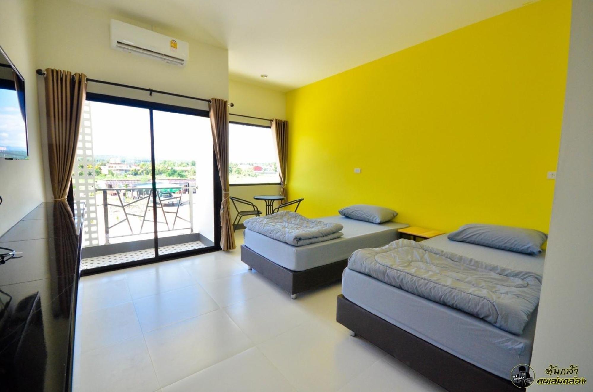 แอ่ว-ดีld Hotel&Residences Ngao Luaran gambar