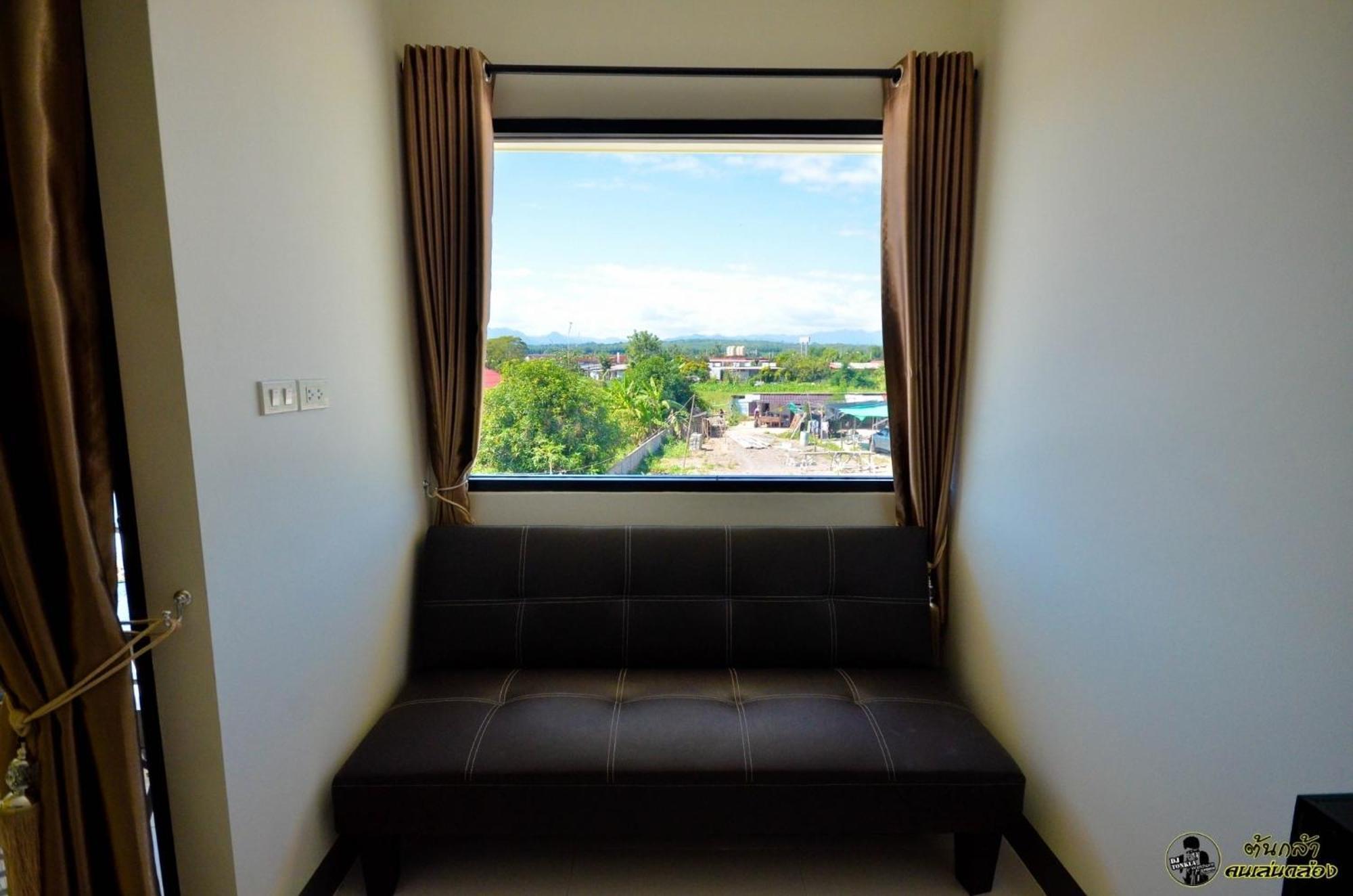 แอ่ว-ดีld Hotel&Residences Ngao Luaran gambar