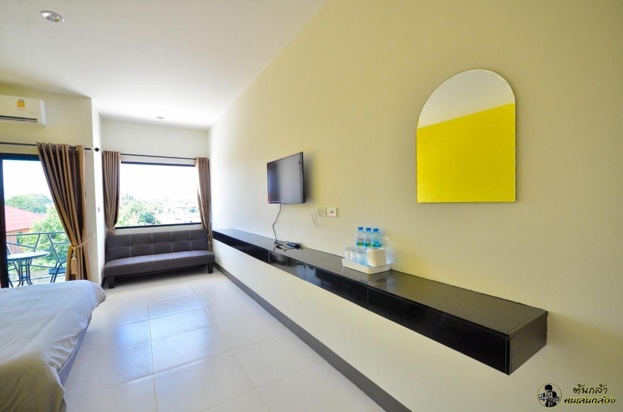 แอ่ว-ดีld Hotel&Residences Ngao Luaran gambar