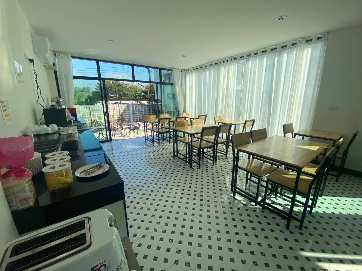 แอ่ว-ดีld Hotel&Residences Ngao Luaran gambar