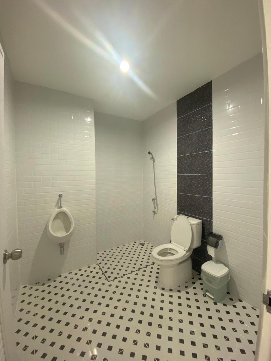 แอ่ว-ดีld Hotel&Residences Ngao Luaran gambar