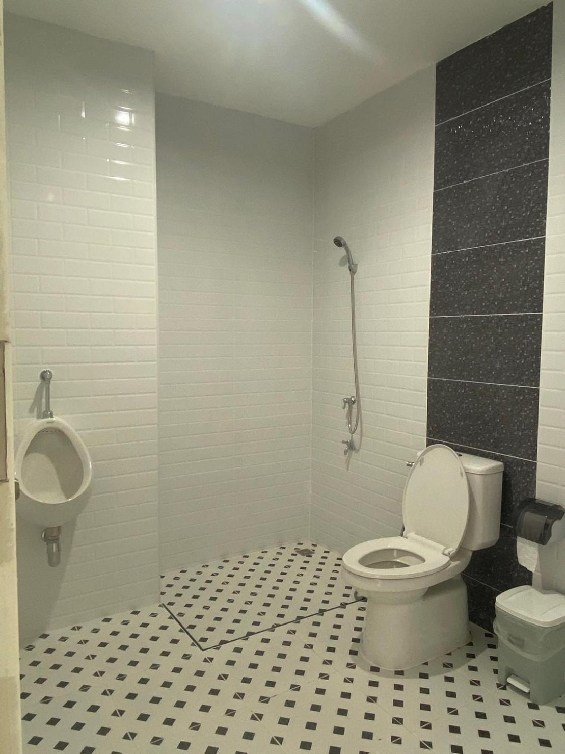 แอ่ว-ดีld Hotel&Residences Ngao Luaran gambar