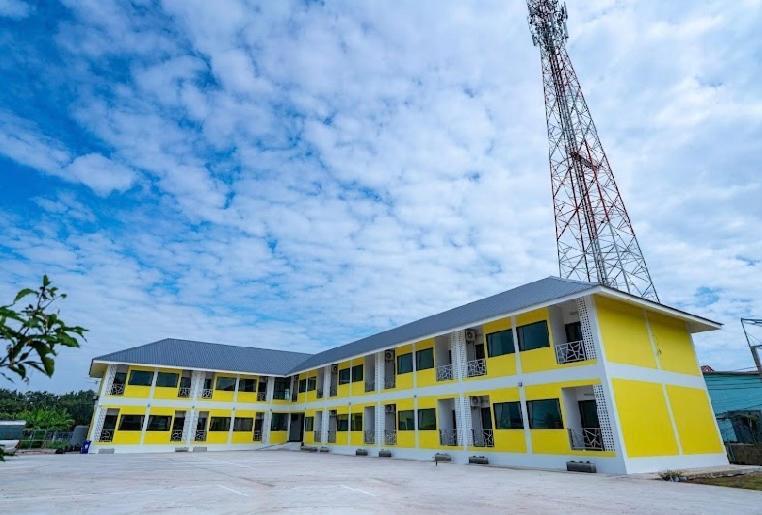 แอ่ว-ดีld Hotel&Residences Ngao Luaran gambar